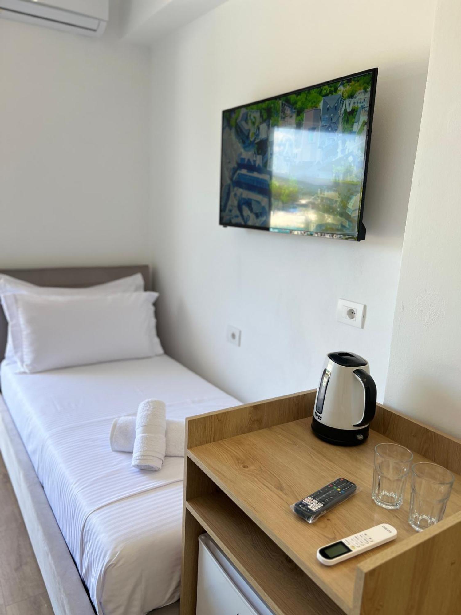Emar Beachfront Hotel Ksamil Exterior photo