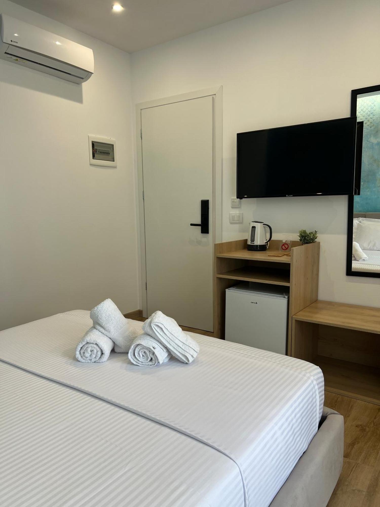 Emar Beachfront Hotel Ksamil Exterior photo